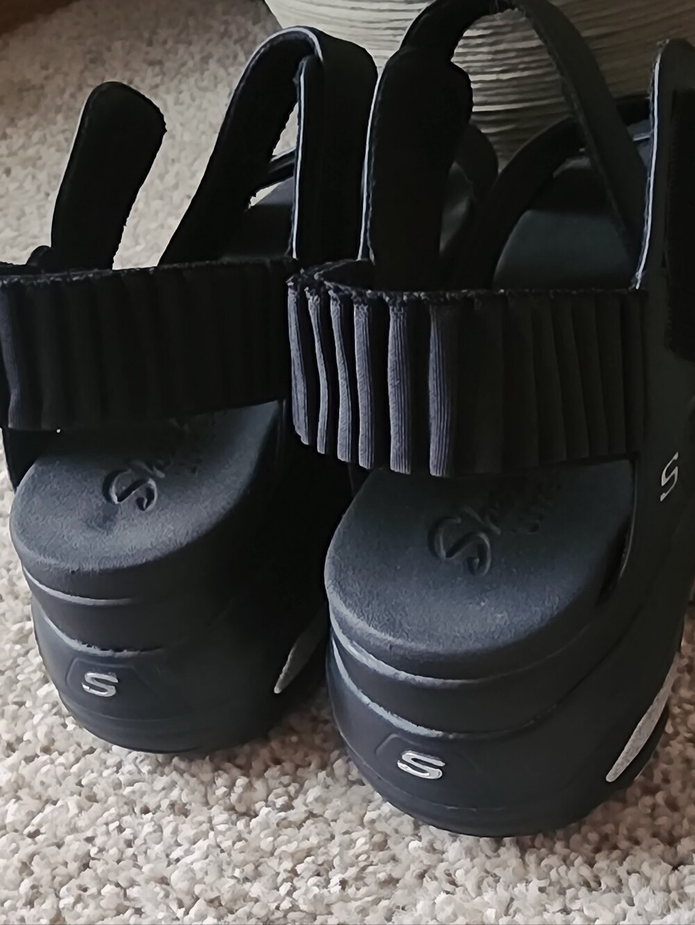 Skechers Luxe Foam Black Sandals Velcro Straps See Chart For Size. - Picture 6 of 10